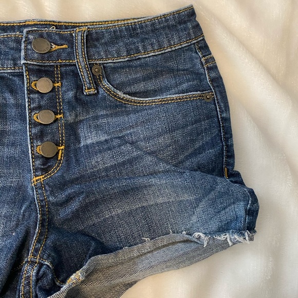 Universal Thread High Rise Shorts - Picture 5 of 8